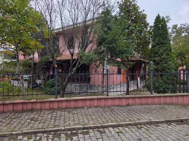 Goldlıfe Gayrimenkulden Villa Sitede Kiralık Bahçe Dubles 1