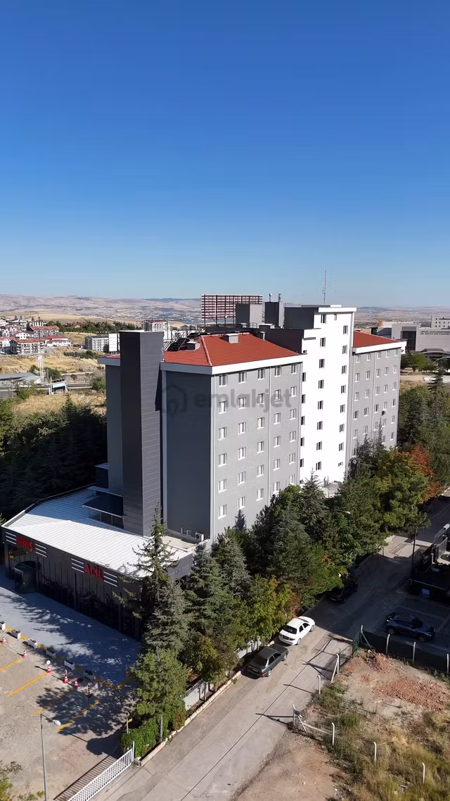 Ankara İncek'te Yüksek Tabela Değerli 7 Katlı Kiralık Bina 1