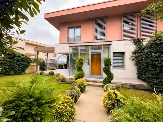 Bahçeşehir Eston Şehir Koru 'da Kiralık 4+1 Sky Villa !!! 1
