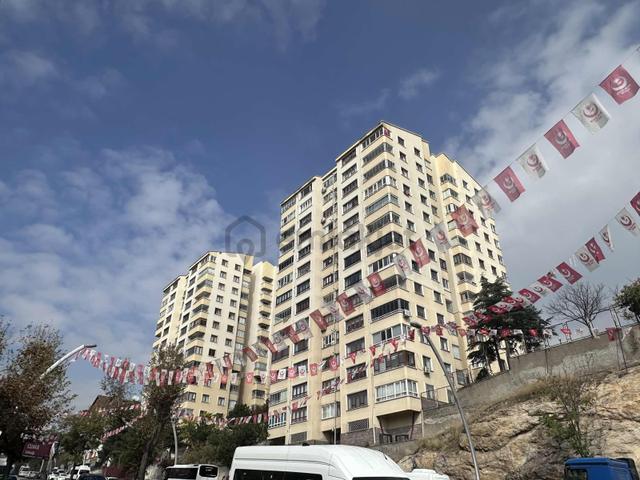 Metro Yakını Kapanmaz Şehir Manzaralı 115 M2 Ön Cephe Site Daire 1