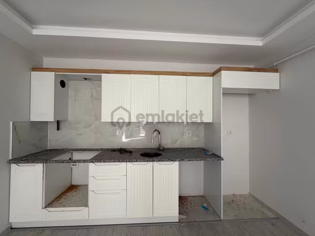 Niksar Prestij Grup Emlaktan Günay Plazada Satılık 1+1 Daire 1