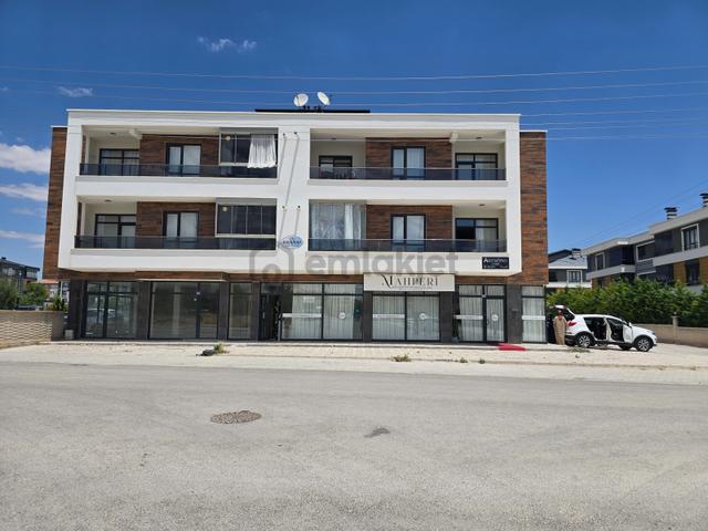 İşyapar'dan Satılık Kiracılı Yatırımlık 115 M² Fırsat Dükkan 1