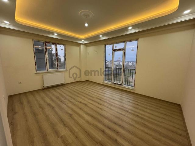 Havalimanı Güzargahında Kiralık 2+1 Sıfır Arakat Daire Sitede 1