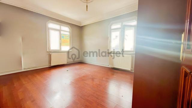 Torunlar Emlak'tan 100.yıl Mah Merkezi Konumda 3+1 Kiralık Daire 1
