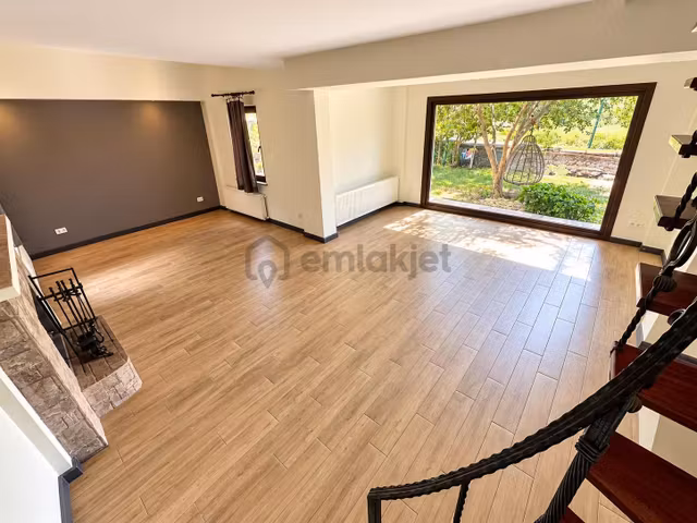 Şile Kır Evleri Sitesinde Müstakil Bahçeli 4+1 Muhteşem Villa 1
