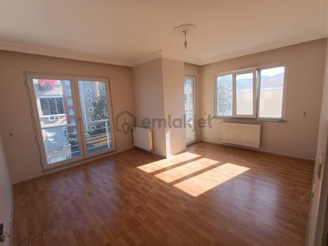 Çekmeköy Kirazlıdere Mah. 2+1 Ara Kat Kiralık Daire 1