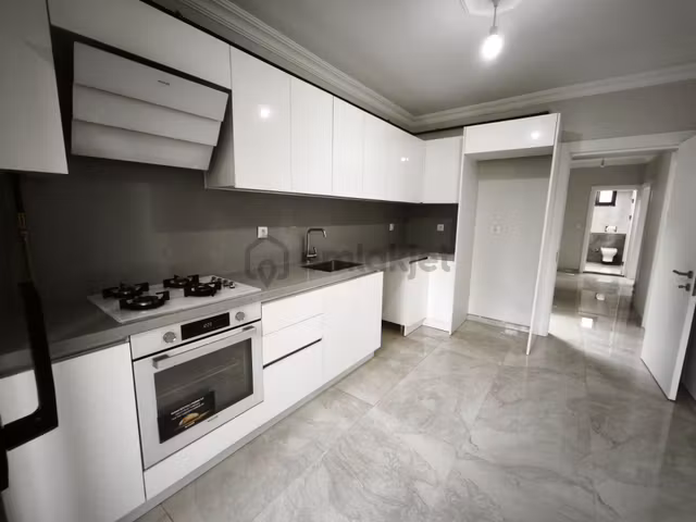 1: Başiskele Serdar Mahallesinde Sıfır Lüks 2+1 Ara Kat Kiralık Daire 1