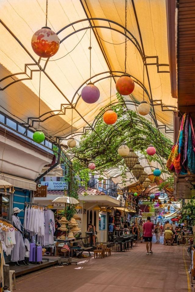 Mykonuttan Fethiye Tuzla'da Hastane, Deniz Yakını Satılık Dükkan 1