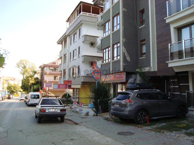 Her İş Yapmaya Elverişli Toplanmada 180 M2 Kulanım Alanlı Bodrumlu Dükkan 5