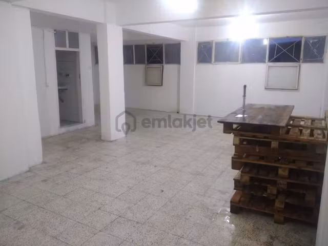 Karabağlar Günaltay Mah. 100 M2 İçerisinde Elektrik Suyu Olan Kiralık Sadece Depoya Uygun Dükkan 1