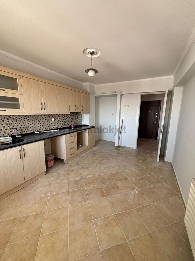 Kiralık 4+1 Daire 8.kat 230 Mt.30.000tl.çocuk Hast.yanı 5