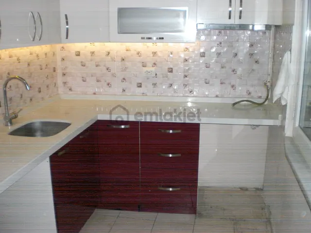 Yenibosna Yıldırım Beyazıt Cad Kiralık 2+1 100.m2 Daire 2