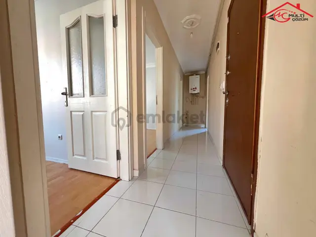 Yenibosnada Zafer Mahallesinde Satılık Daire Ara Kat 2+1 Boş 5