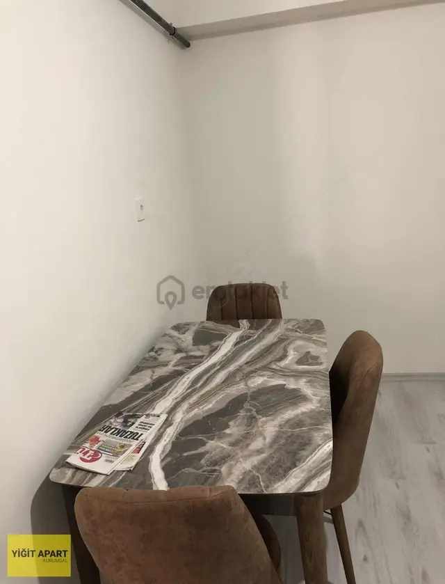 Caddenın Ortasında Gercek Foto 5