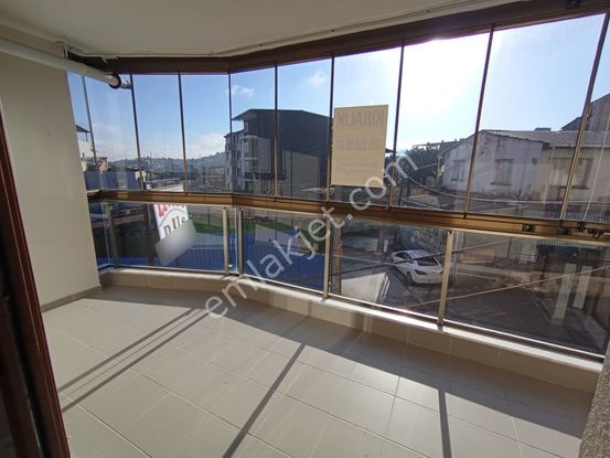 Karabağlar Barış Mah. 3+1 125 M2 Kiralık Doğalğazlı Daire