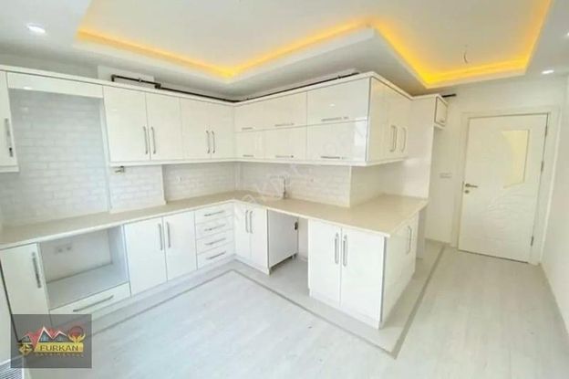 Furkan Emlak'tan Cedit Mevkisinde 3+1 1.kat Fırsat Daire