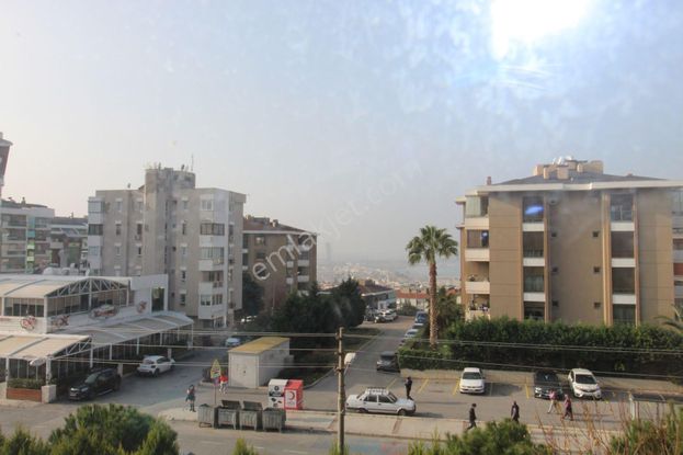 Polat Caddesinde Deniz Manzaralı Eşyalı Doğalgazlı 3+1