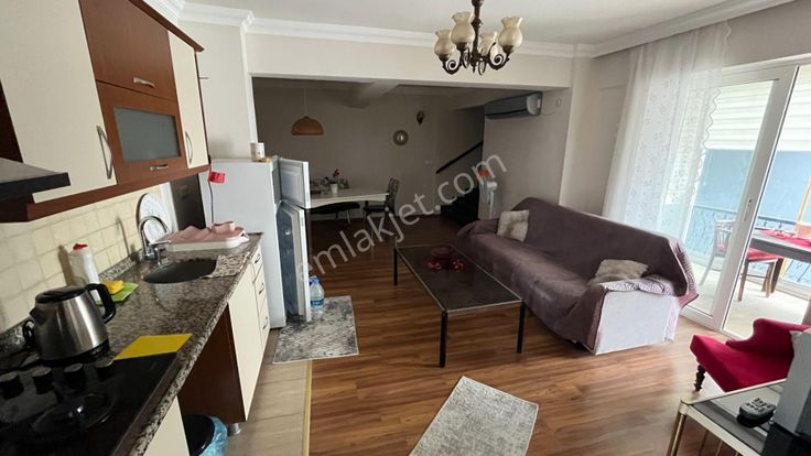 Armutalan'da Satılık 2+1 Çatı Dubleks Daire