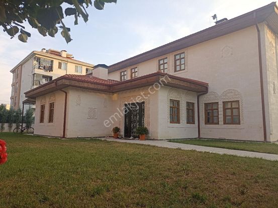 Sahibinden Anadolu Üniversitesine Yakın Otantik Doğal Taş Villa
