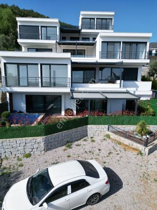 Eu Gayrimenkulden Balıkesir Edremit Zeytinli'de Müstakil Havuzlu Yerden Isıtmalı 3+1 Villa