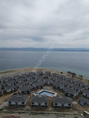 Eu Gayrimenkulden Balıkesir Edremit Güre'de Denize Sıfır Ultra Mega Lüx 5+1 Villa