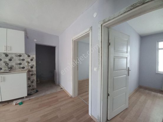 Prestij Gayrimenkulden Satılık Arsa İçinde Ev