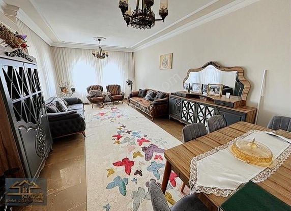 Babacandan Emniyet'caddesinde İçi Full Yapılı 4+1 Bakımlı Daire