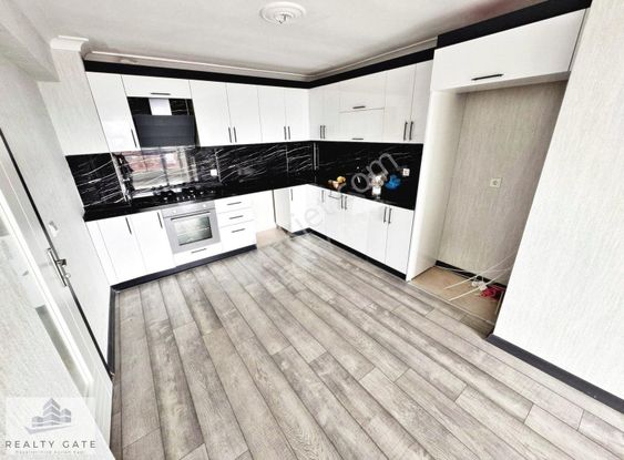 Realty Gate' Şehitkubilay Mh.manzaralı Katta Ön Cephe 3+1 Daire