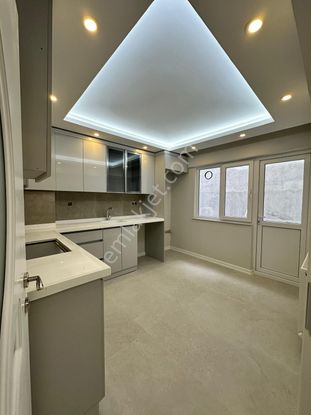 Teyfikiye Mahallesi 🏡 ✅3+1 120 M2 5 Katlının 2 Katı ❇️ Kombi Dogalgazlı ❇️ Kapalı Mutfak