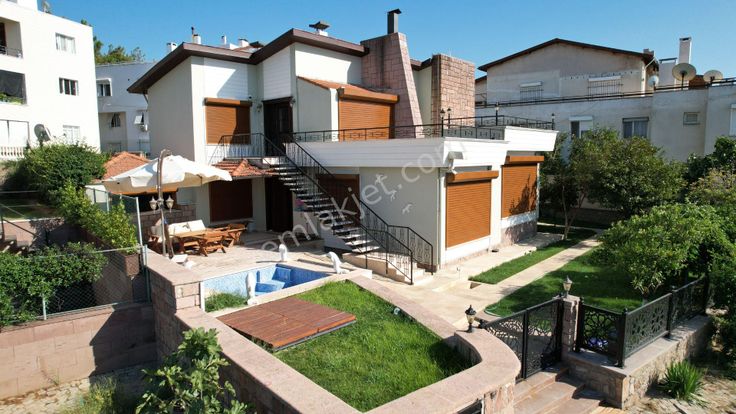 Balıkesir Ayvalık Camlık Ta Satılık Muhtesem Mustakil Ev