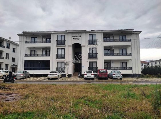 Akyazı Nur Emlaktan Fatih M.h 135 M2 Daire 3+1 Oda Orta Kat Acel