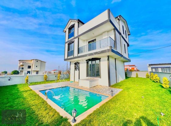 ⫷꧁ Leyal Grup꧂⫸resmi Havuzlu!.iskanlı Tam Mütakil Teraslı Yazlık