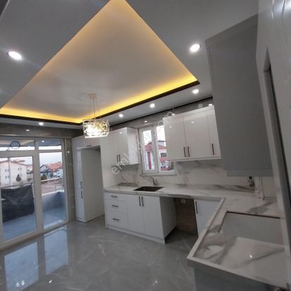 Karaaslanda Satlık Sıfır 2 Katlı Lüks Mustakil Bina