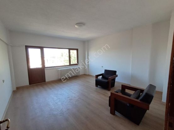 Adapazarı Bulvarda Panoramik Manzaralı Satılık Ofis 2+1 (mutfak)