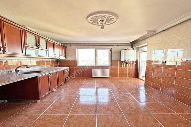 İnönü Mahallesinde 100 M2 Manzaralı Çift Balkonlu 2+1 Arakat