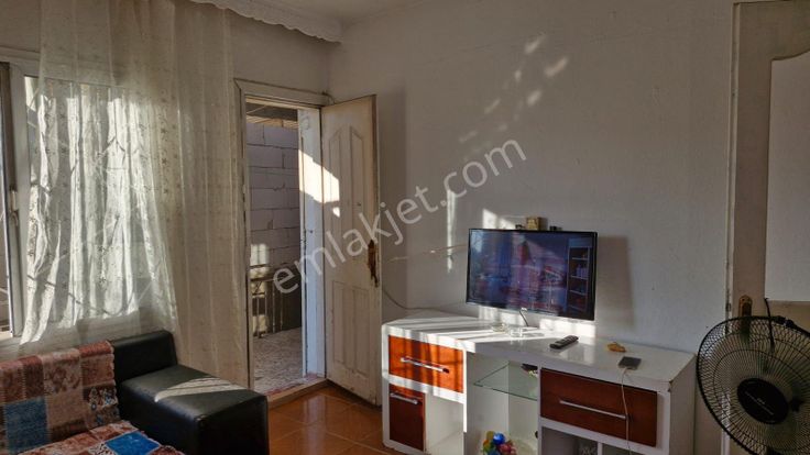 Acill Konak Ferahlı Mah.de 2 Katlı Komple Satılık Müstakil Ev