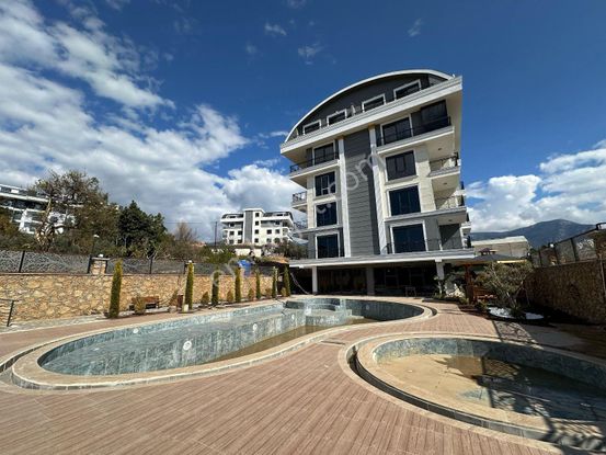 Baha'dan Alanya Da Doğa Manzaralı Lüks 4+1 Daire