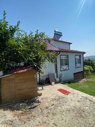 Ferizlide Satılık Köy Merkezinde 2 Katlı Ev Bahçe Ve Fındıklık Hepsi Bir Arada...