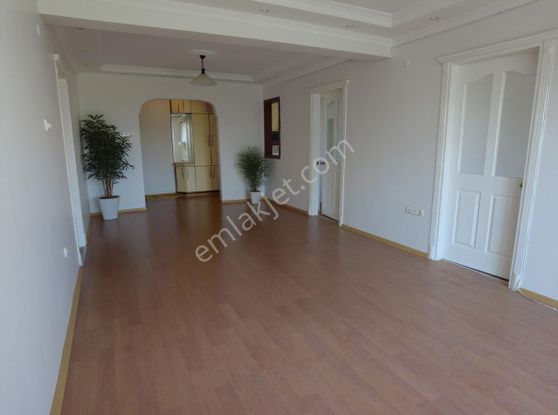 Kw Cobans'tan Fevzi Çakmak Caddesi Üzeri – Ata Apartmanı’nda 100m² Yenilenmiş Daire!