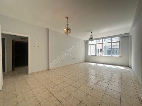 Arve'den Pirireis Mah'de Merkezi Konumda Masrafsız Ara Katta 3+1