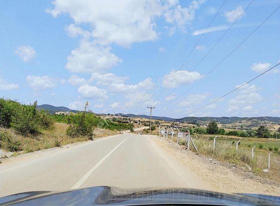 Asfat Yollu 1291 M Güzel Konumda