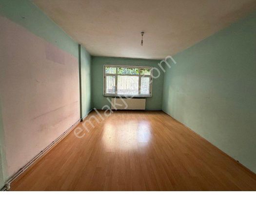 Bağcilar Demirkapi Düz Giriş2+1 95m2 Dairemiz