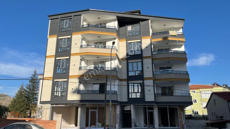 Konut Emlak’tan Yunus Emre Mh. Cadde Üzerinde Satılık 3+1daire 