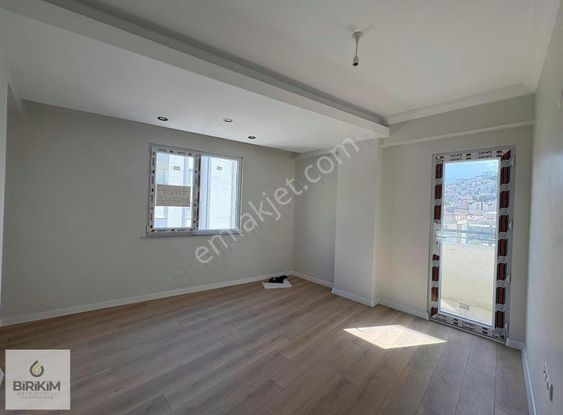 Çayırova Mah Fatih Cadde Dibinde 2+1 Yüksek Giriş