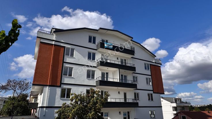 Başiskele Fatih Mah.sıfır Satılık 3 Numaralı 2+1 Bahçe Dubleks