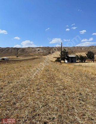 Kevser Emlak'tan Satılık 815 M2 Tarla