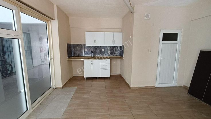 Joker: Sahile 150 Metre Yakınlıkta Satılık 2 Adet Dükkan