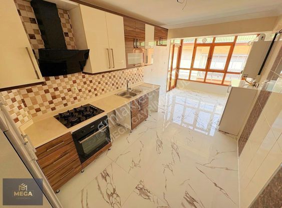 Mega'dan Çambaşı*cd*üstü*geniş M2 Kareli+evebeyin Banyo+yapılı D