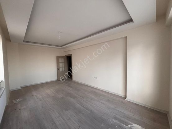 Amazon'dan Abdülhamithan Cami Civarı 3+1 Sıfır Fırsat Daire!!!