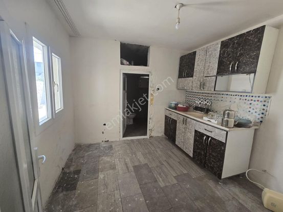 E-5 Yakın Arsa Fiyatına Tek Katlı Ev140 Metrekare Net Tapulu Tek Katlı Müstakil